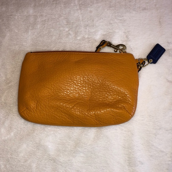 Coach wristlet- used only once. - Picture 2 of 6